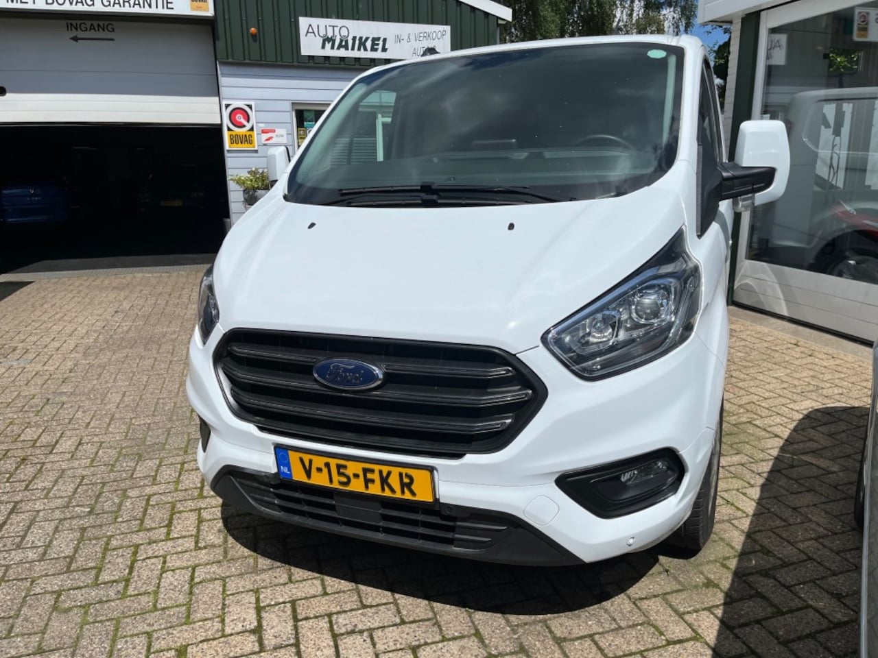 Ford Transit Custom - 300 2.0 TDCI L2H1TRA 130PK TREND met  touch screen ZEER NETTE BU - AutoWereld.nl