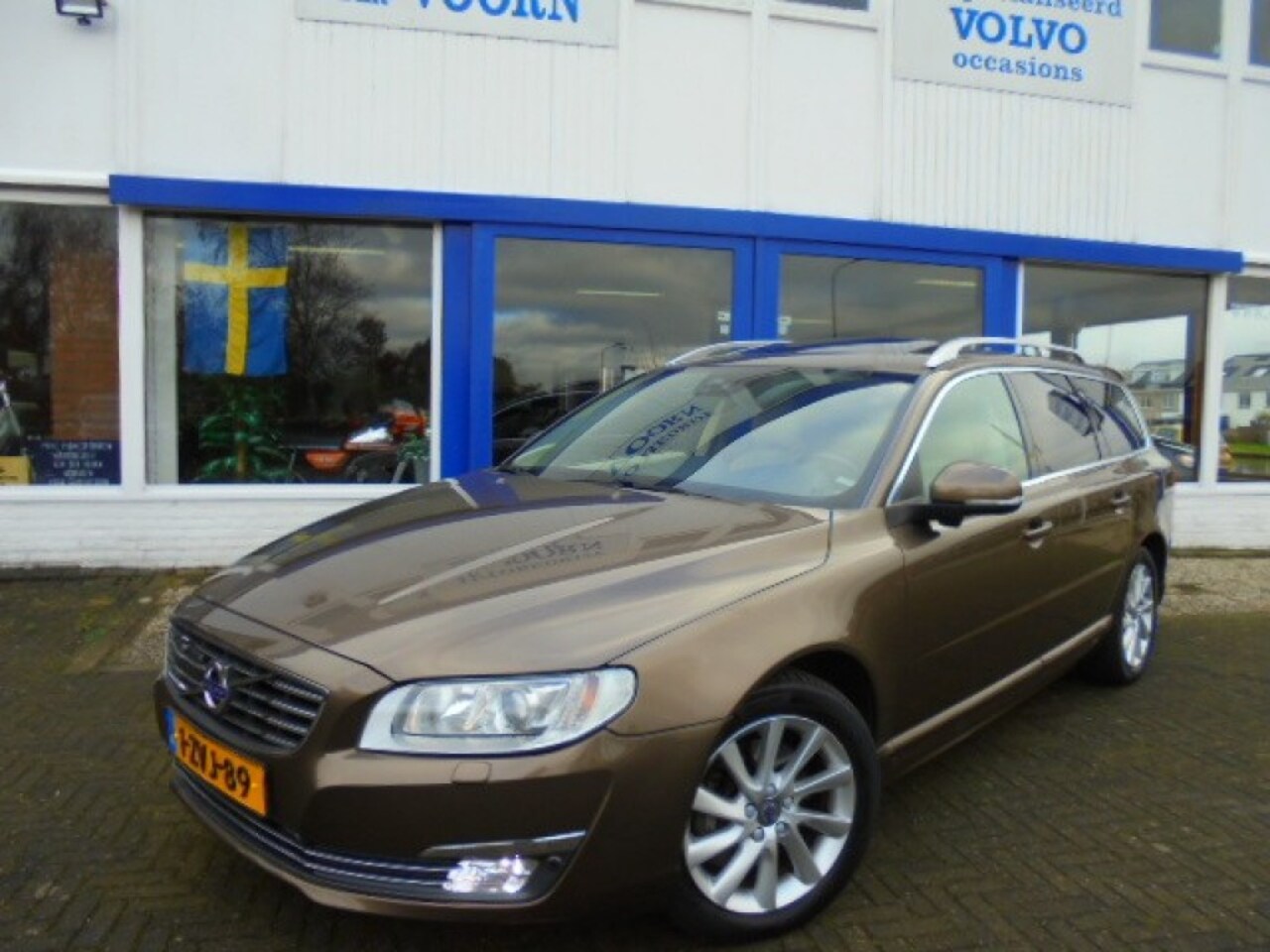 Volvo V70 - 2.0 T5 AUT SUMMUM !! 5 CIL!!! UNIEK!!!! ,SCHUIFD,ALE OPTIES!! 1E - AutoWereld.nl