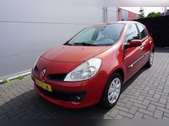 Renault Clio - 1.4 16v DYNAMIQUE LUXE/ AIRCO/