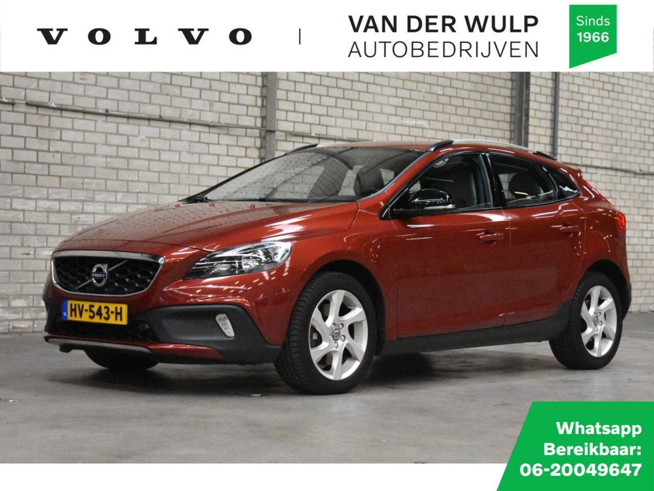 Volvo V40 Cross Country - T3 152pk Aut. Momentum Business Pack - AutoWereld.nl