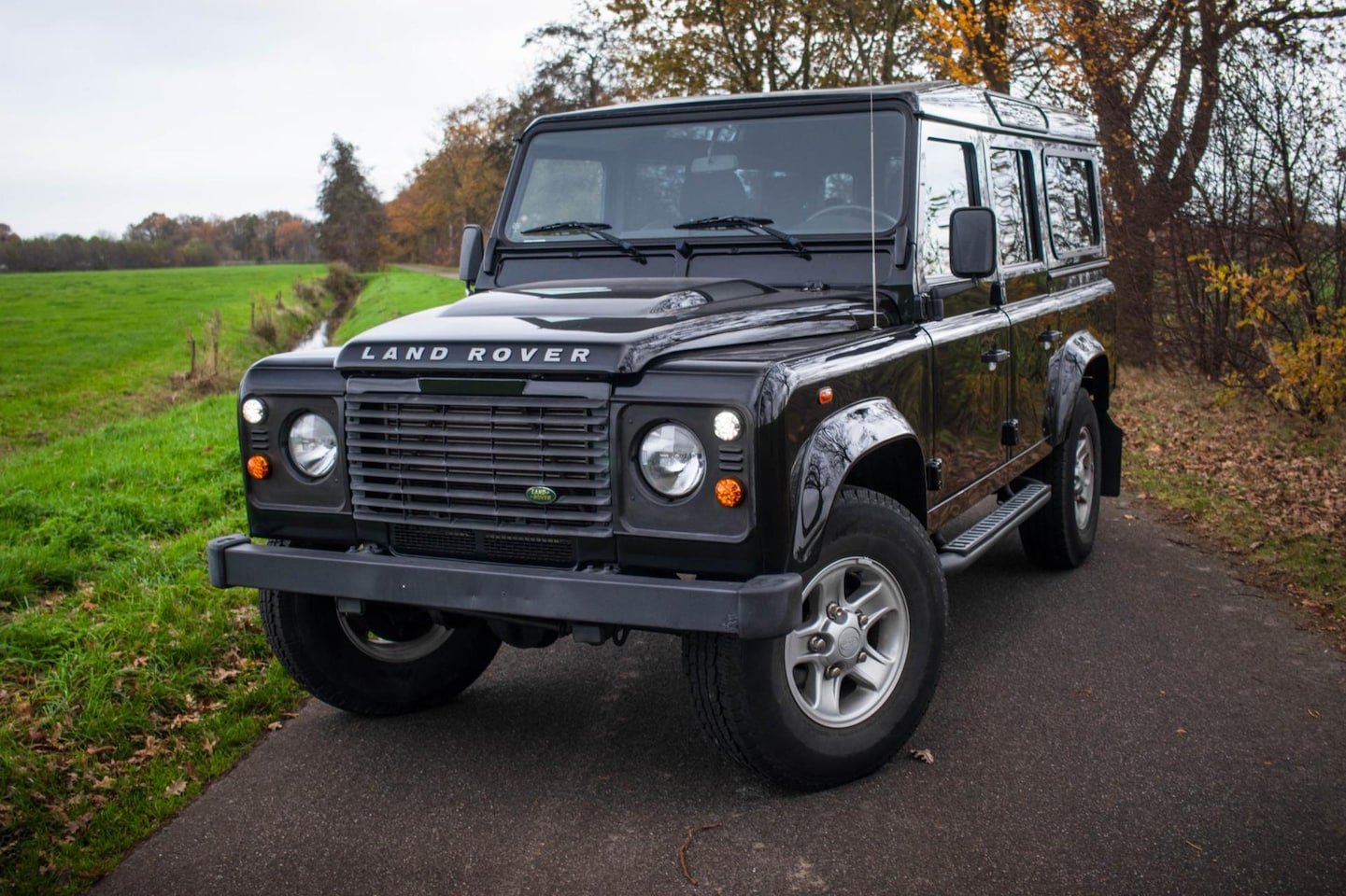 Land Rover Defender 110 - 2.4 TD SW 110" E - AutoWereld.nl