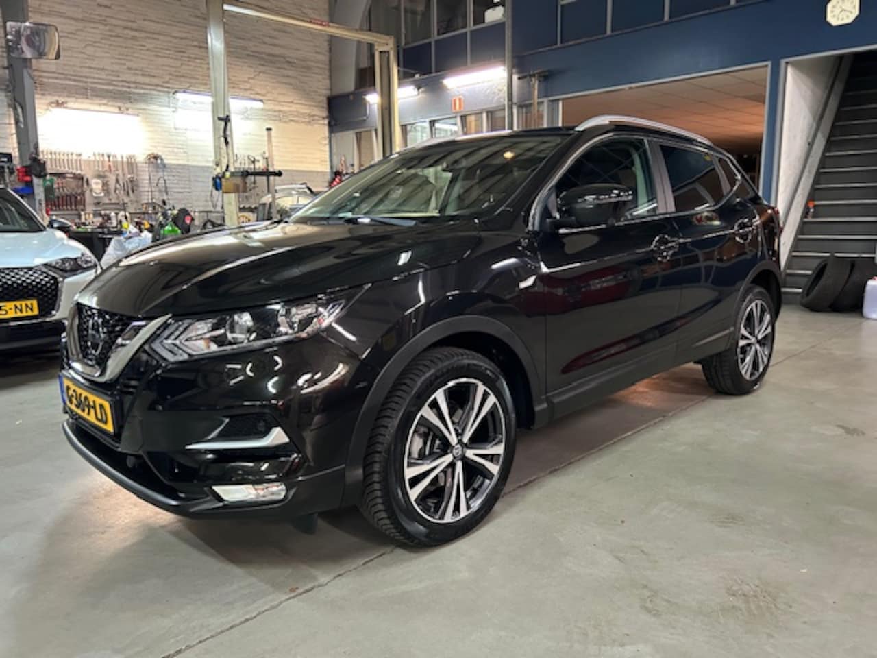 Nissan Qashqai - 1.3 DIG-T 140pk N-Connecta | Navigatie | Android auto | 360* Camera | Cruise control | Pan - AutoWereld.nl