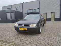 Volkswagen Golf - 2.3 V5 Highline bJ 2002