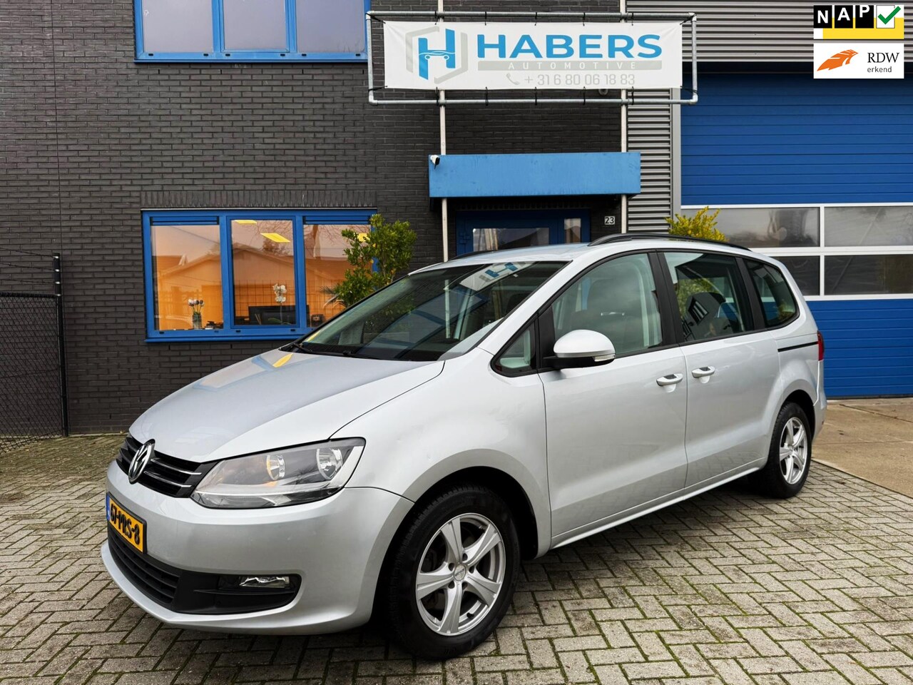 Volkswagen Sharan - 1.4 TSI Trendline 150PK|Origineel NL|Airco|Bluetooth|Cruise Control|Trekhaak|Isofix|Start\ - AutoWereld.nl