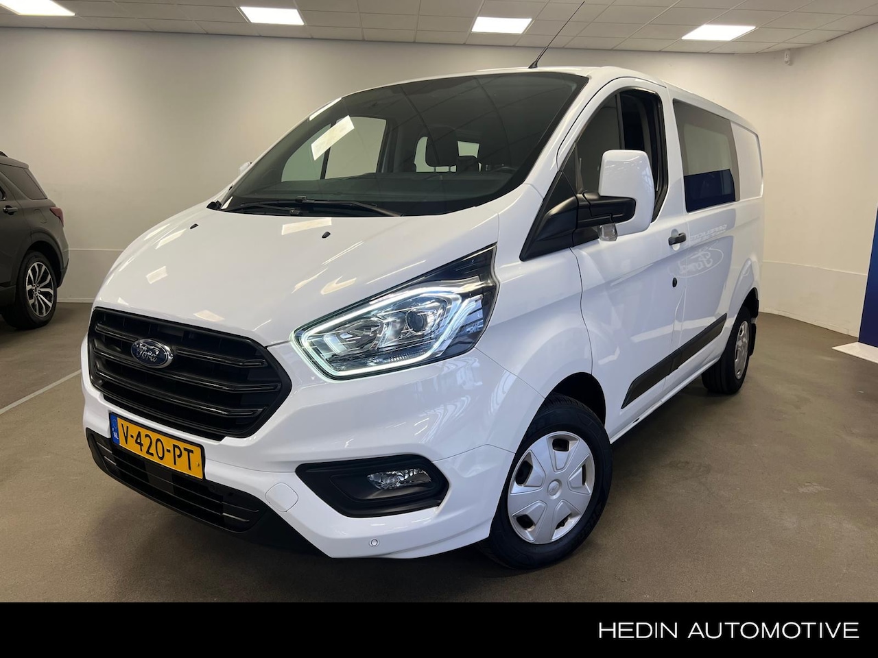 Ford Transit Custom - 300 L1H1 Trend DC | Trekhaak | Airco | Cruise Control | 6-Zits - AutoWereld.nl