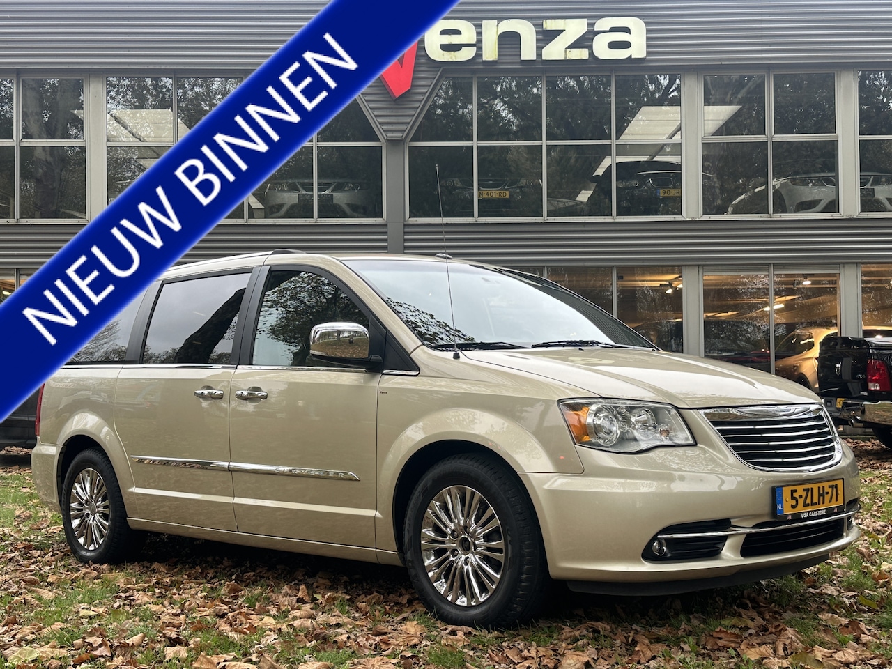 Chrysler Voyager - Limited Stow&Go 3.6 V6 - AutoWereld.nl