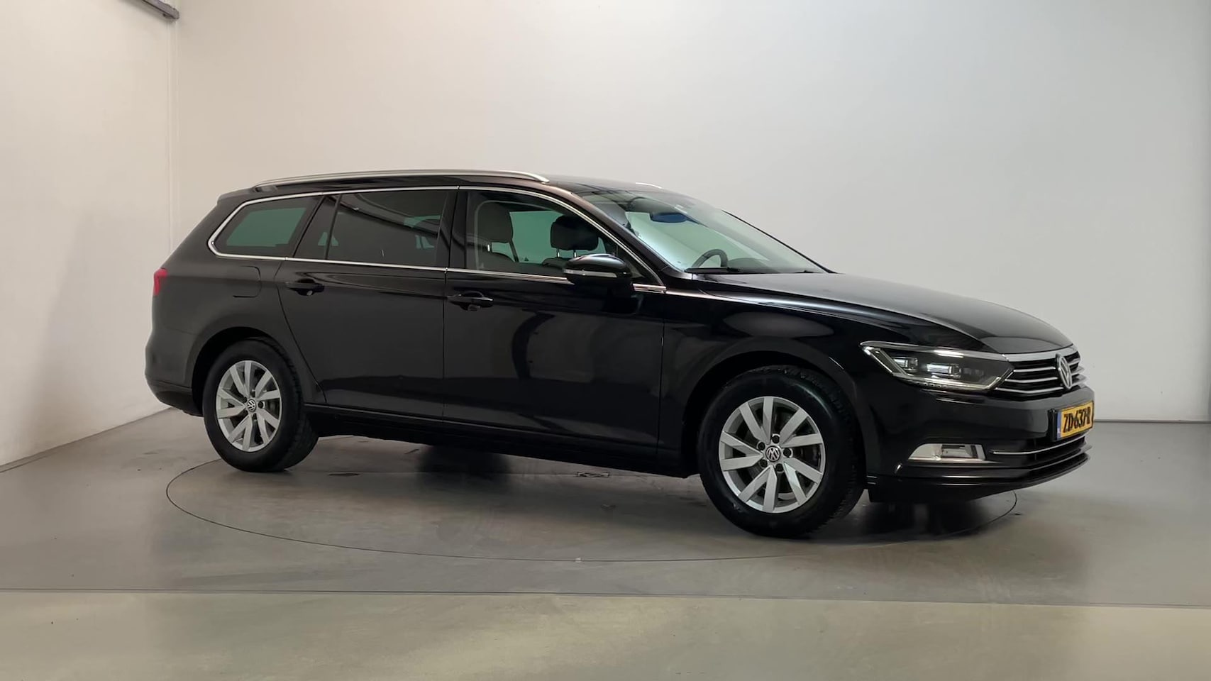 Volkswagen Passat Variant - 1.5 TSI 150pk Comfortline Business LED Leder Navigatie DAB+ - AutoWereld.nl