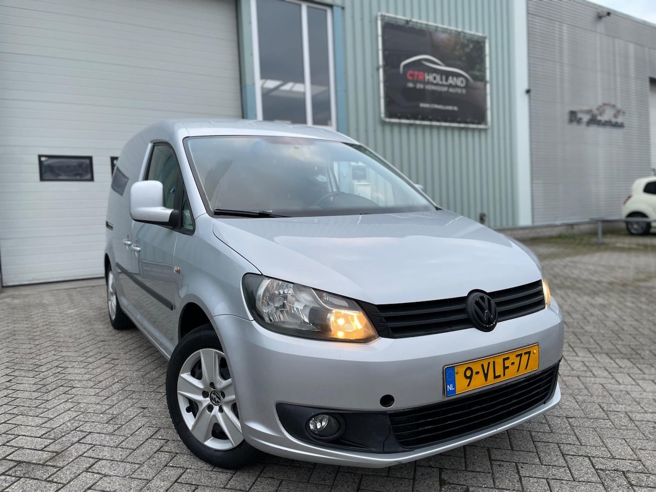 Volkswagen Caddy - 1.6 TDI BMT Highline (bj 2011) MF Stuur|Skai Leer|Airco|Bochtenverlichting - AutoWereld.nl