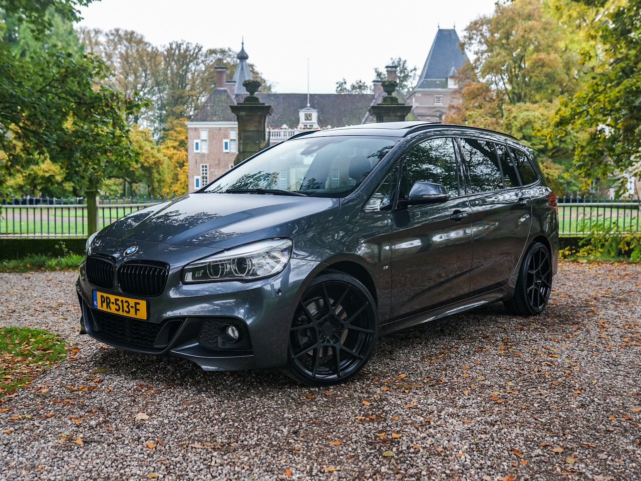 BMW 2-serie Gran Tourer - 220i M-Sport 7-Pers Aut. l Pano l Head-Up l Trekhaak l 20" - AutoWereld.nl