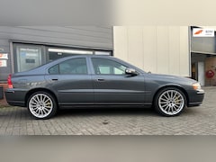 Volvo S60 - 2.5T AWD Momentum