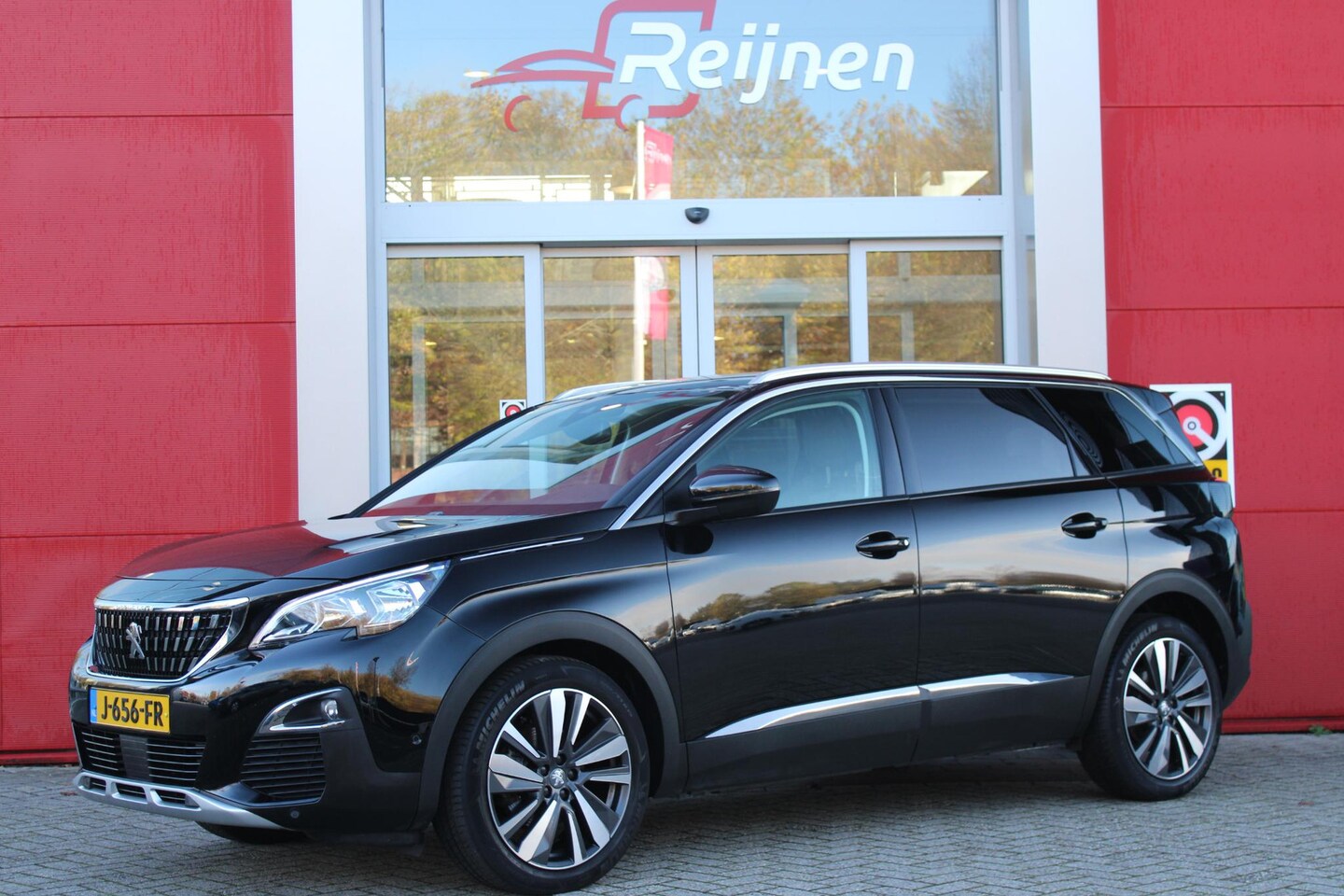 Peugeot 5008 - 1.2 130PK ALLURE | AFNEEMBARE TREKHAAK | APPLE CARPLAY/ANDROID AUTO | ACHTERUITRIJ CAMERA - AutoWereld.nl