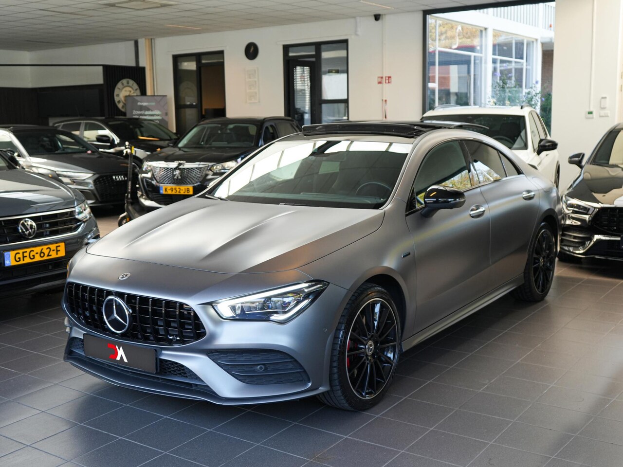 Mercedes-Benz CLA-Klasse - 250 e AMG Line 45S Pano Burmester Sfeer - AutoWereld.nl