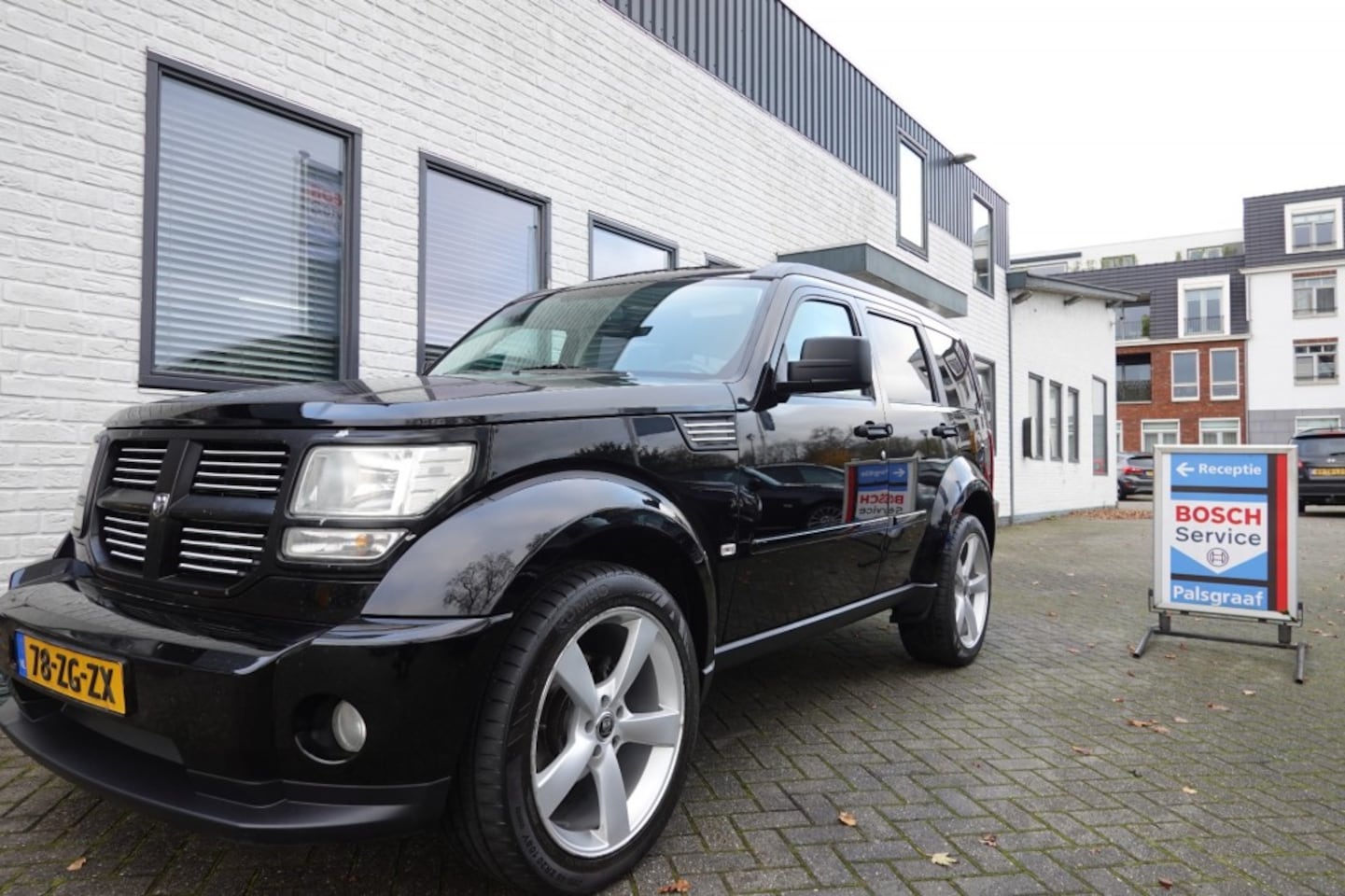 Dodge Nitro - 3.7 V6 SXT Leder Schuifdak LM Trekhaak 3500 kg Trekken YOUNG TIM - AutoWereld.nl