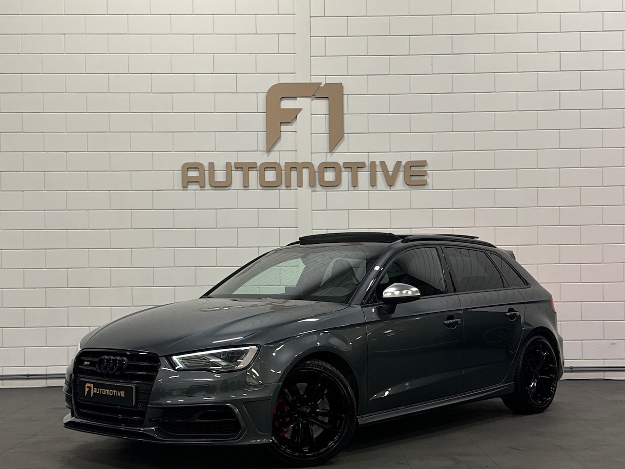 Audi A3 Sportback - 2.0 TFSI S3 quattro Pano|RS Seats|Blackpack - AutoWereld.nl