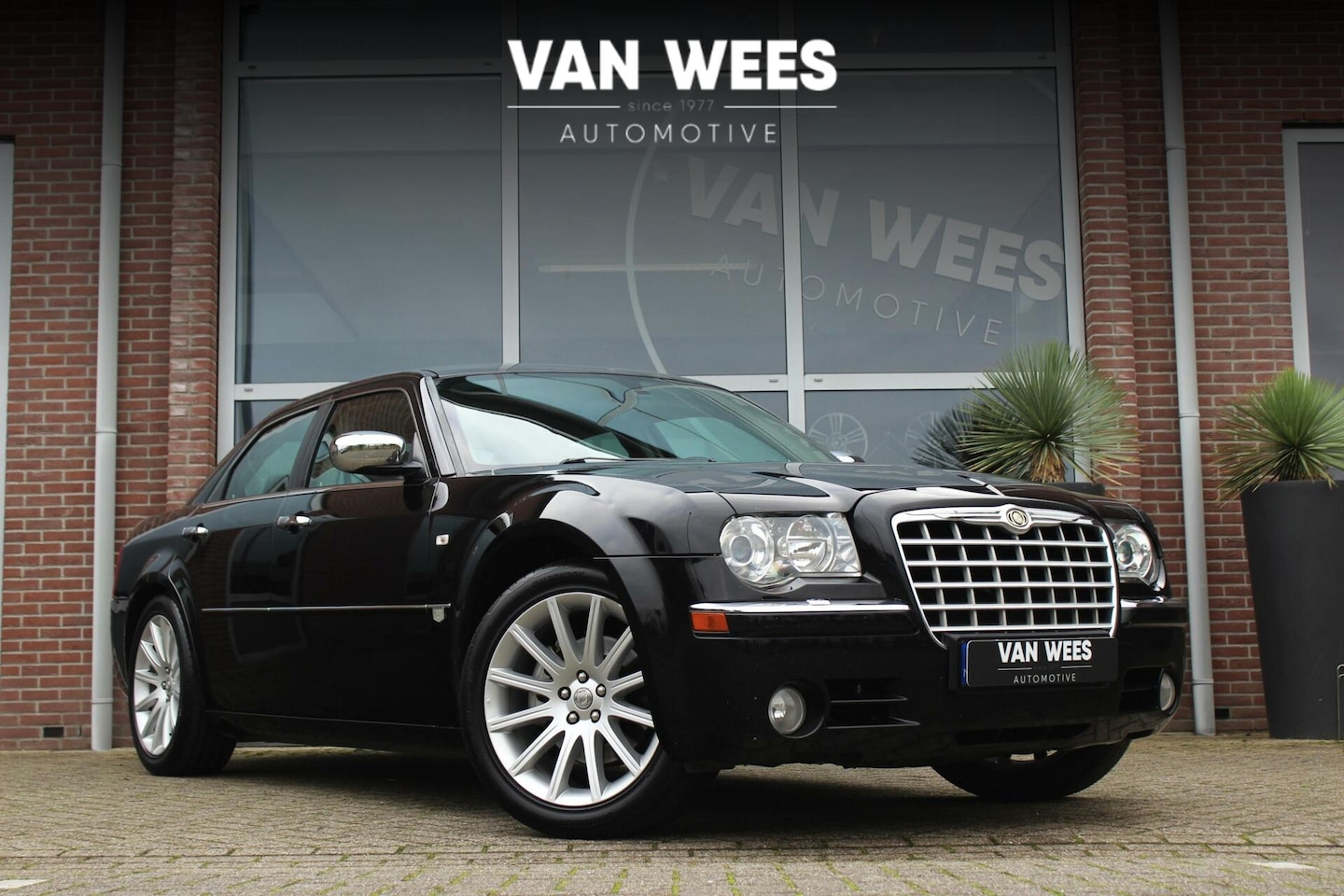 Chrysler 300C - 2.7 V6 | Origineel NL | Youngtimer | LPG-G3 | 193 pk | Boston Audi | Leer | Xenon | 20 inc - AutoWereld.nl