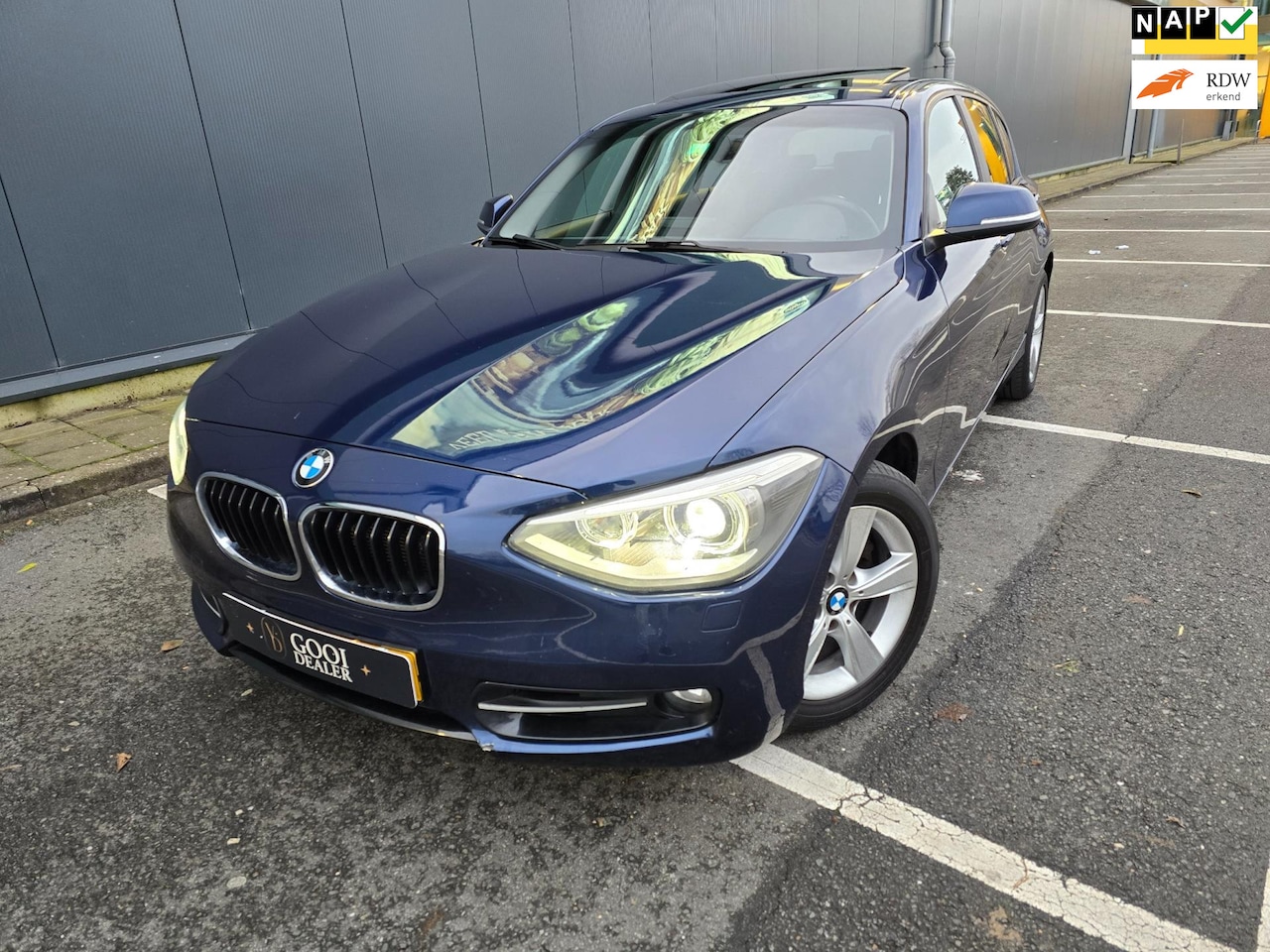 BMW 1-serie - 118i Upgrade Edition AUTOMAAT DAK LEDER! - AutoWereld.nl