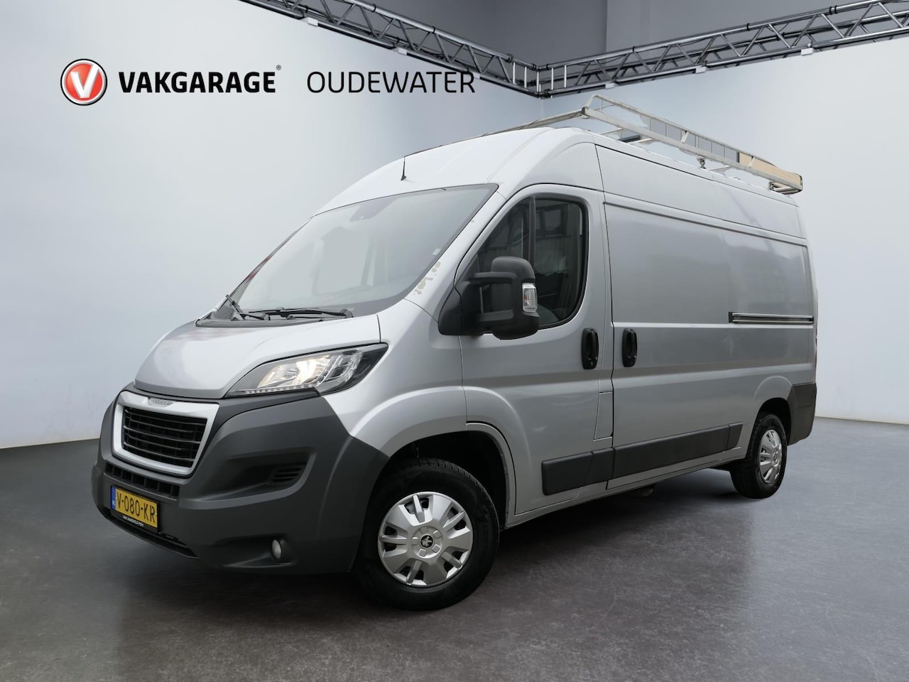 Peugeot Boxer - 330 2.0 BlueHDI L2H2 Pro 2 x schuifdeur - AutoWereld.nl