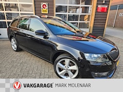 Skoda Octavia Combi - 1.4 TSI Greentech Elegance , panoramadak, trekhaak, luxe uitvoering