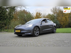 Tesla Model 3 - Long Range AWD 75 kWh 25281 KM