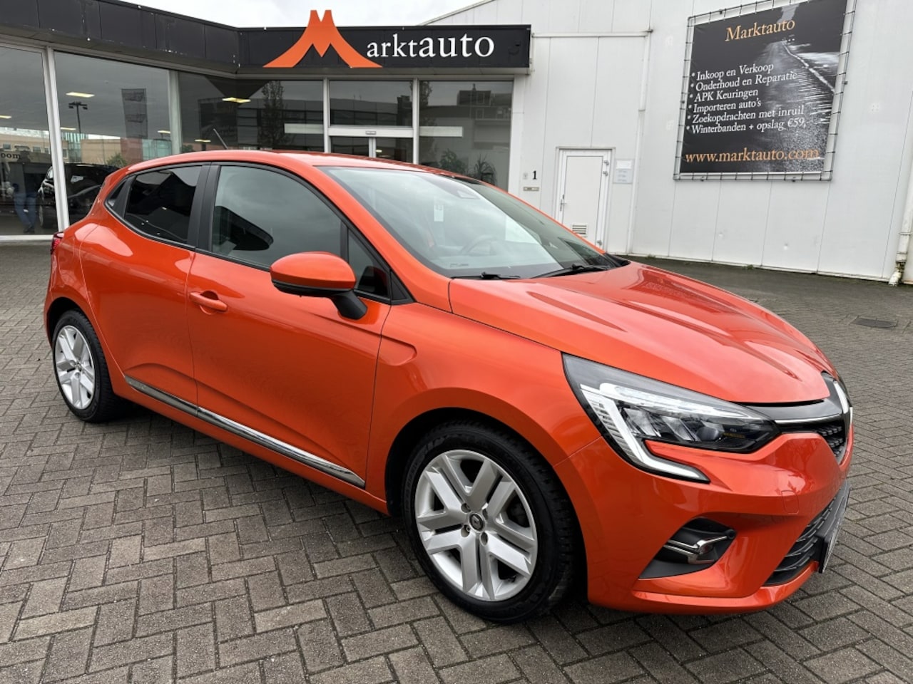 Renault Clio - 1.0 TCe Business Edition Carplay Camera Stoelverwarming - AutoWereld.nl