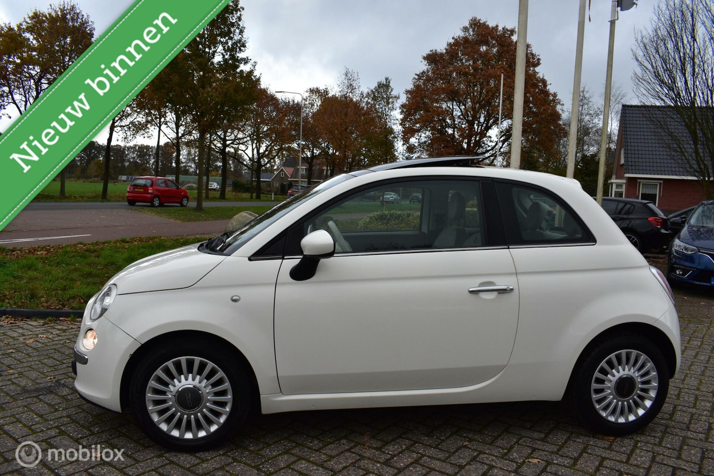 Fiat 500 - 1.2 Lounge '08 Airco|Panoramadak|LM wielen! - AutoWereld.nl