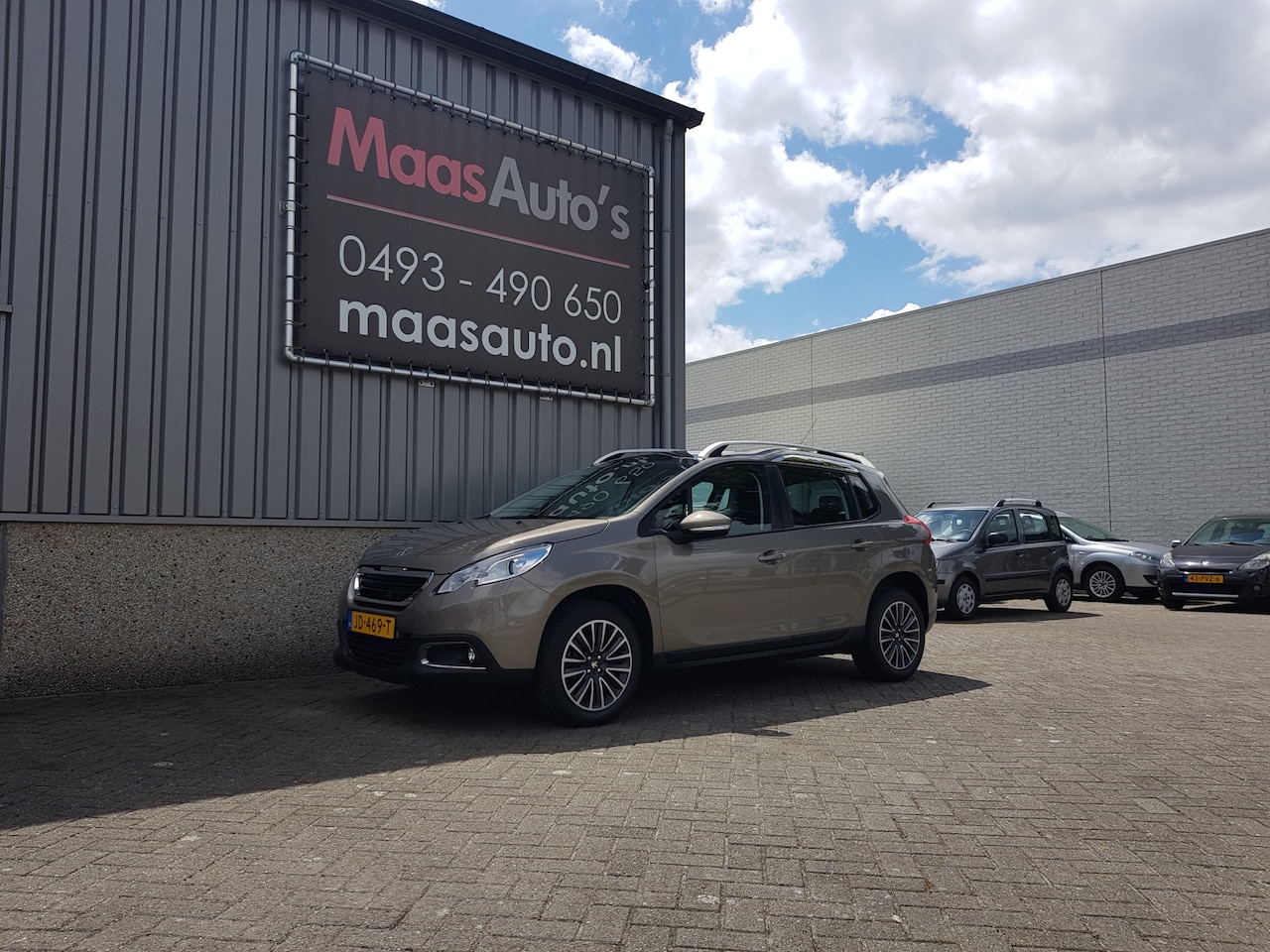 Peugeot 2008 - 1.2 110 pk automaat PureTech Active panorama-dak 1e eigenaar !!! - AutoWereld.nl