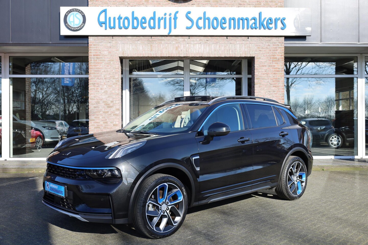 Lynk & Co 01 - 1.5 261PK! 6.6Kwh LADEN! 360-CAMERA PANO/SCHUIF INFINITY DAB NAVI CARPLAY STOELVERWARMING - AutoWereld.nl