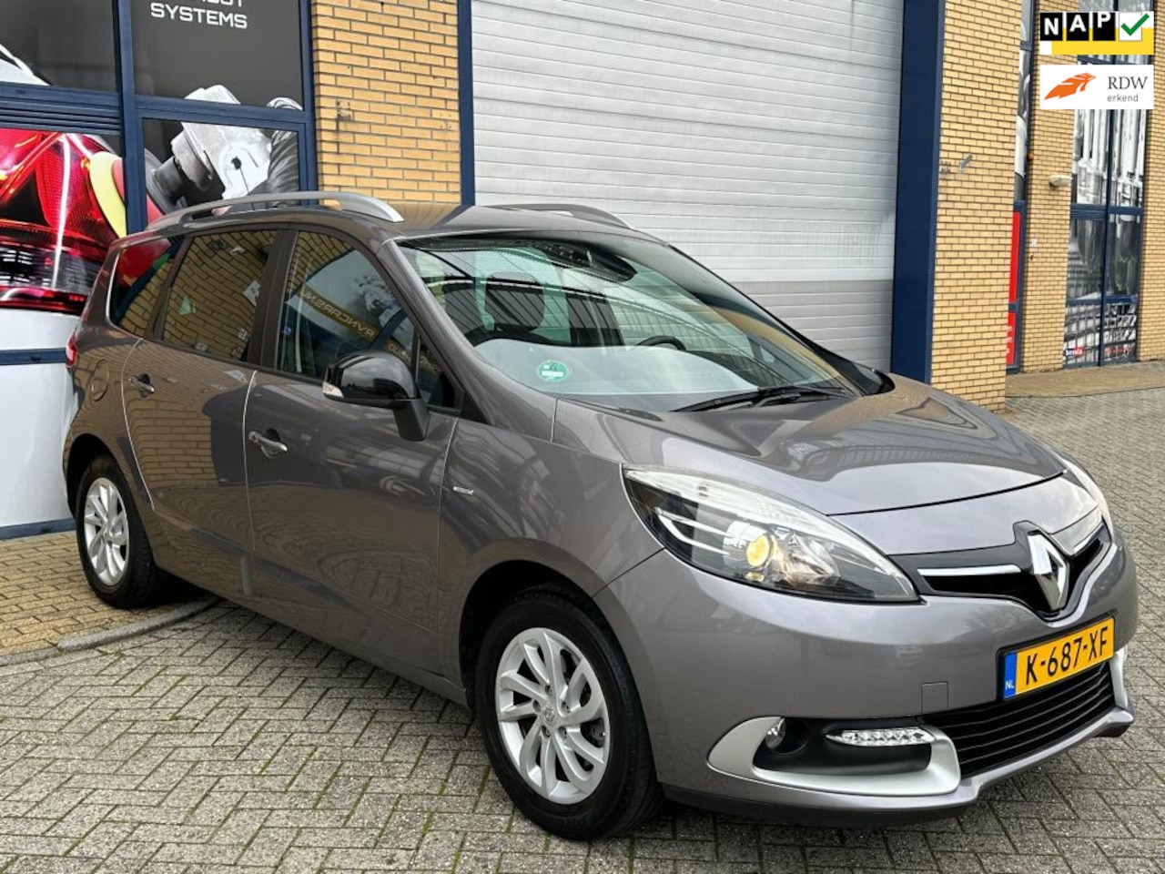 Renault Grand Scénic - 1.2 TCe Limited 7p. Nette auto, 7 Persoons, Airco, Navigatie, Pdc, Apk, lichtmetaal, Cruis - AutoWereld.nl