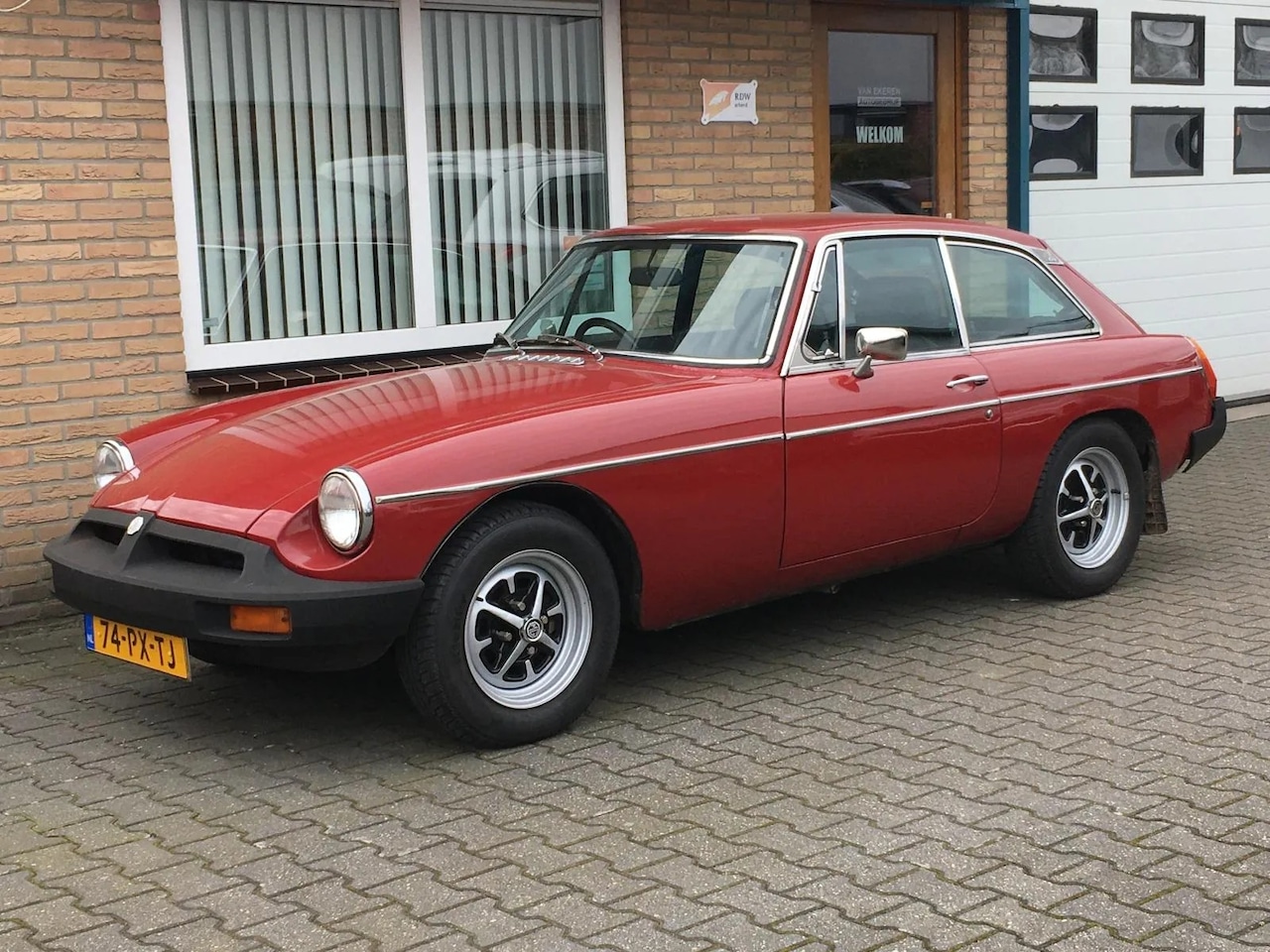 MG B type - 1.8 GT overdrive - AutoWereld.nl