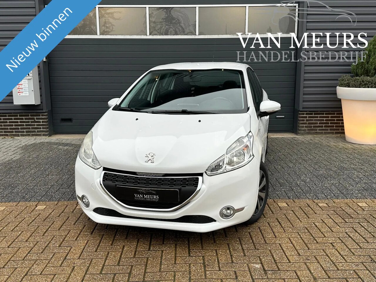 Peugeot 208 - 1.4 e-HDi Blue Lease 1.4 e-HDi Blue Lease, automaat, airco, 5 deurs, apk 11-2025 - AutoWereld.nl