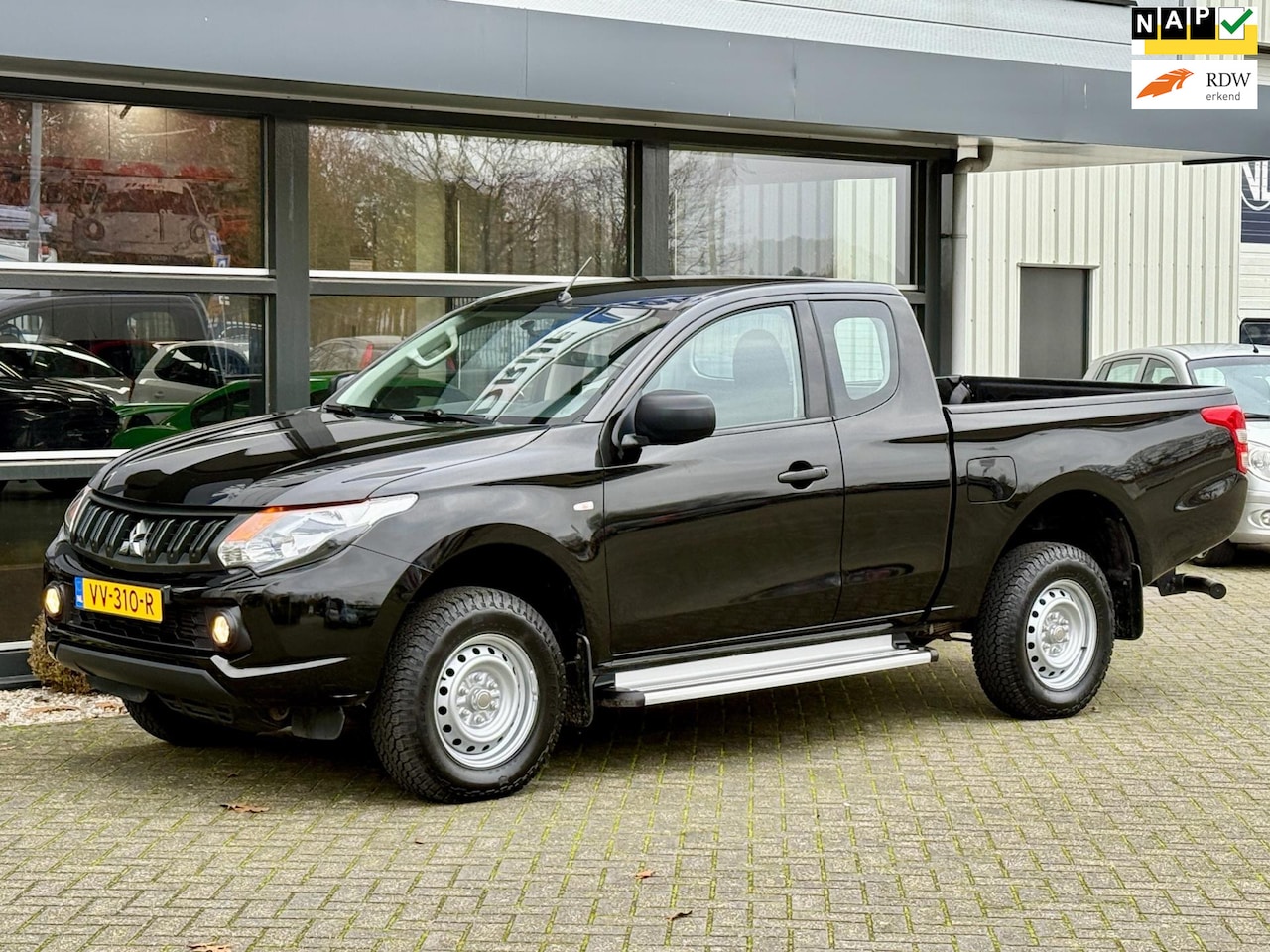 Mitsubishi L 200 - 2.4 DI-D Club Cab Invite 2.4 DI-D Club Cab Invite - AutoWereld.nl