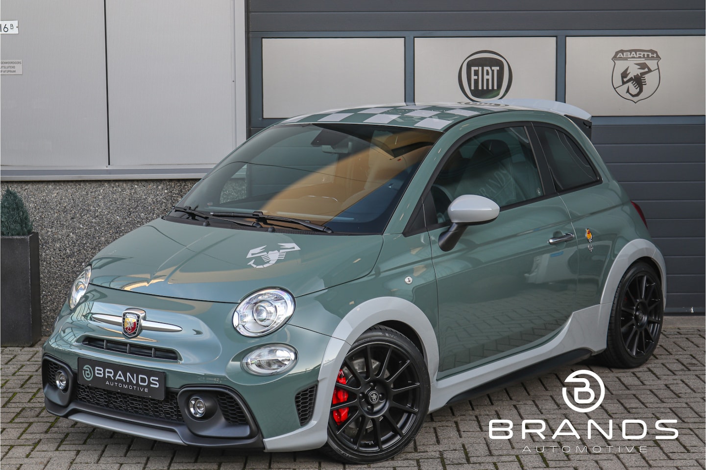 Abarth 695 - 1.4 T-Jet 70 Anniversario Vol opties One of 1.949 Garantie - AutoWereld.nl