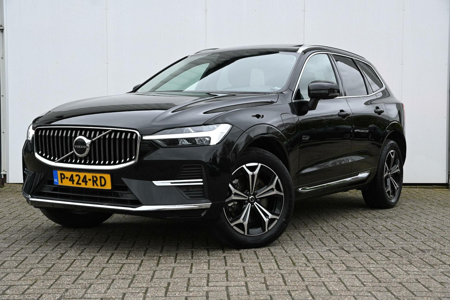 Volvo XC60 - Recharge T6 Inscription Expression|Pano dak|Trekhaak - AutoWereld.nl