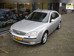 Ford Mondeo - 1.8-16V Platinum