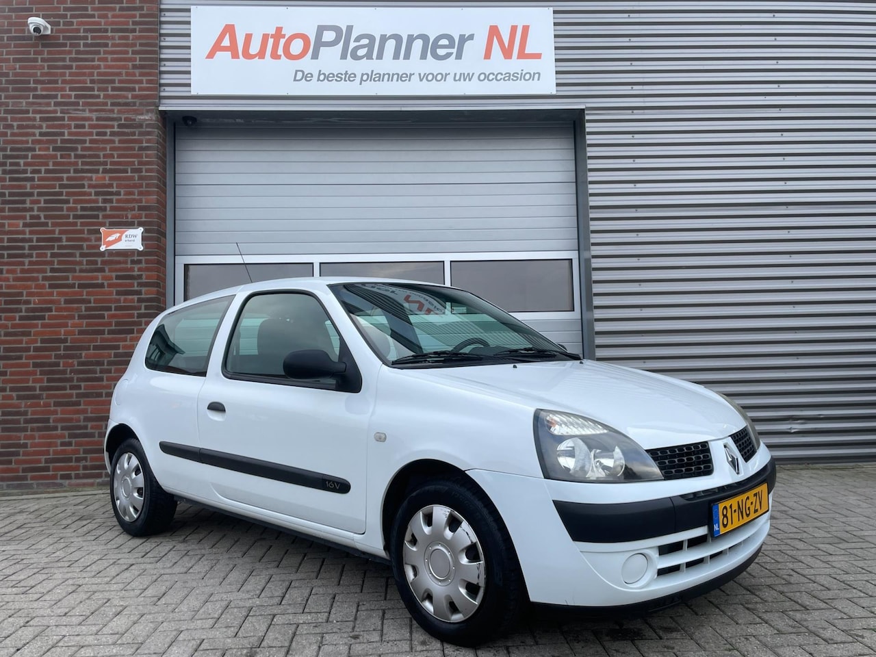 Renault Clio - 1.2-16V Authentique 1.2-16V Authentique! Nieuwe APK! - AutoWereld.nl