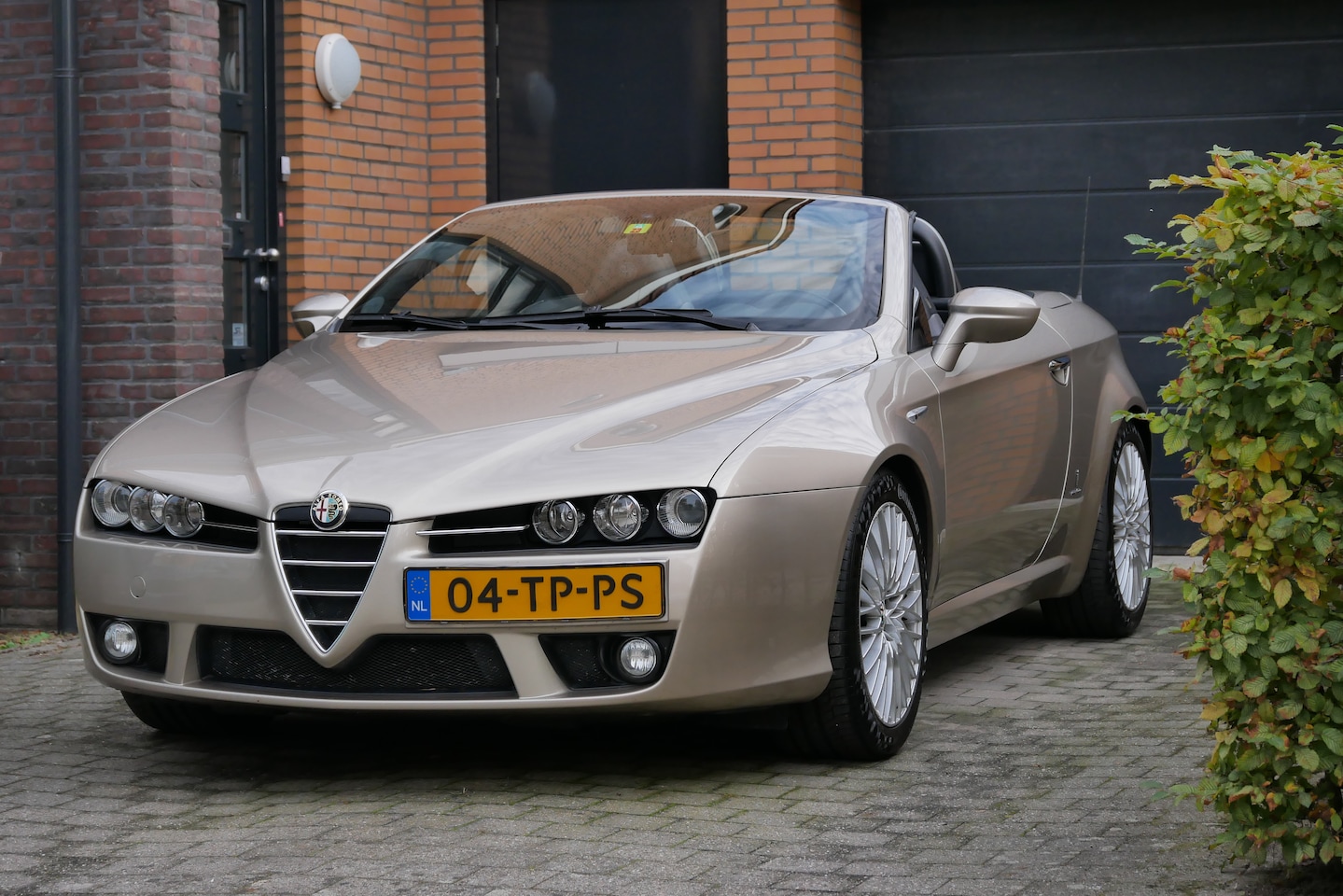 Alfa Romeo Spider - 2.2 JTS Exclusive - AutoWereld.nl