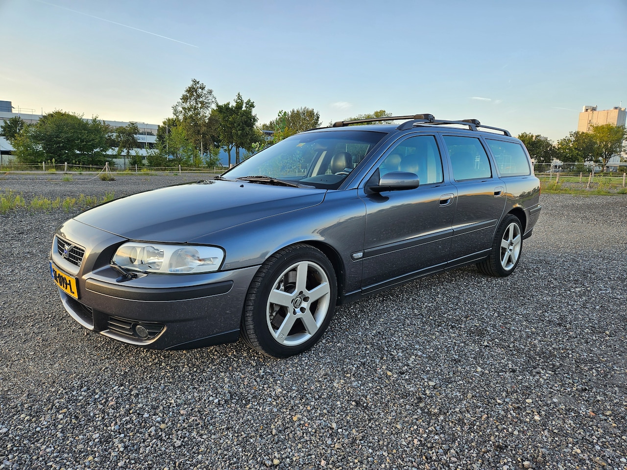 Volvo V70 - 2.5 R Geartronic - AutoWereld.nl