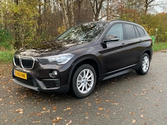 BMW X1 - 1.8i sDrive High Executive Voorzien van M Sport sportstoelen met verlengde en kantelbare zitting en M Sport stuur