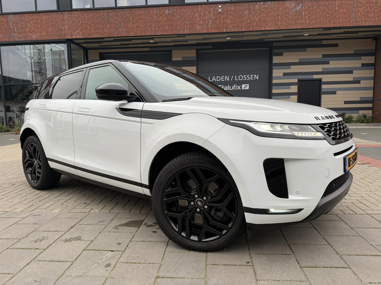 Land Rover Range Rover Evoque - 2.0 P200 AWD - AutoWereld.nl