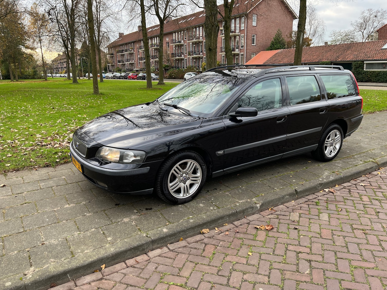 Volvo V70 - 2.4 Black Sapphire Edition II - AutoWereld.nl