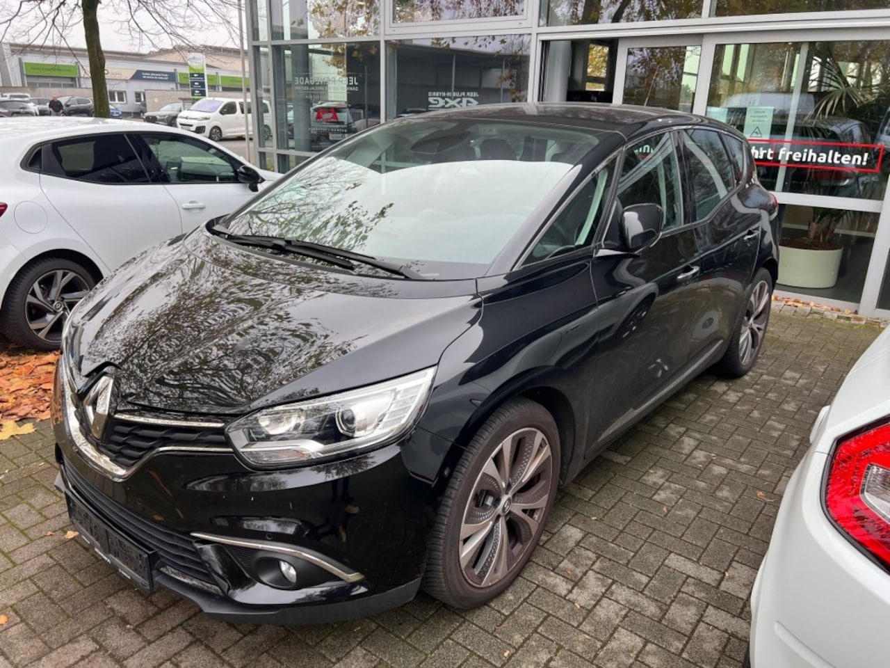 Renault Scénic - 1.3 TCE 140 BOSE / Intens Navi Climate Cruise Leder 20LM - AutoWereld.nl