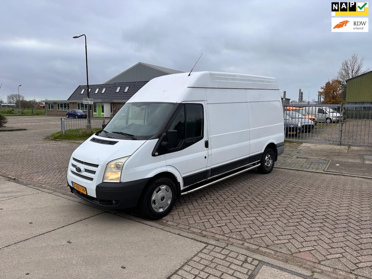 Ford Transit - 350L 2.2 TDCI HD DC Airco.Airco.Achterwielaandrijving - AutoWereld.nl