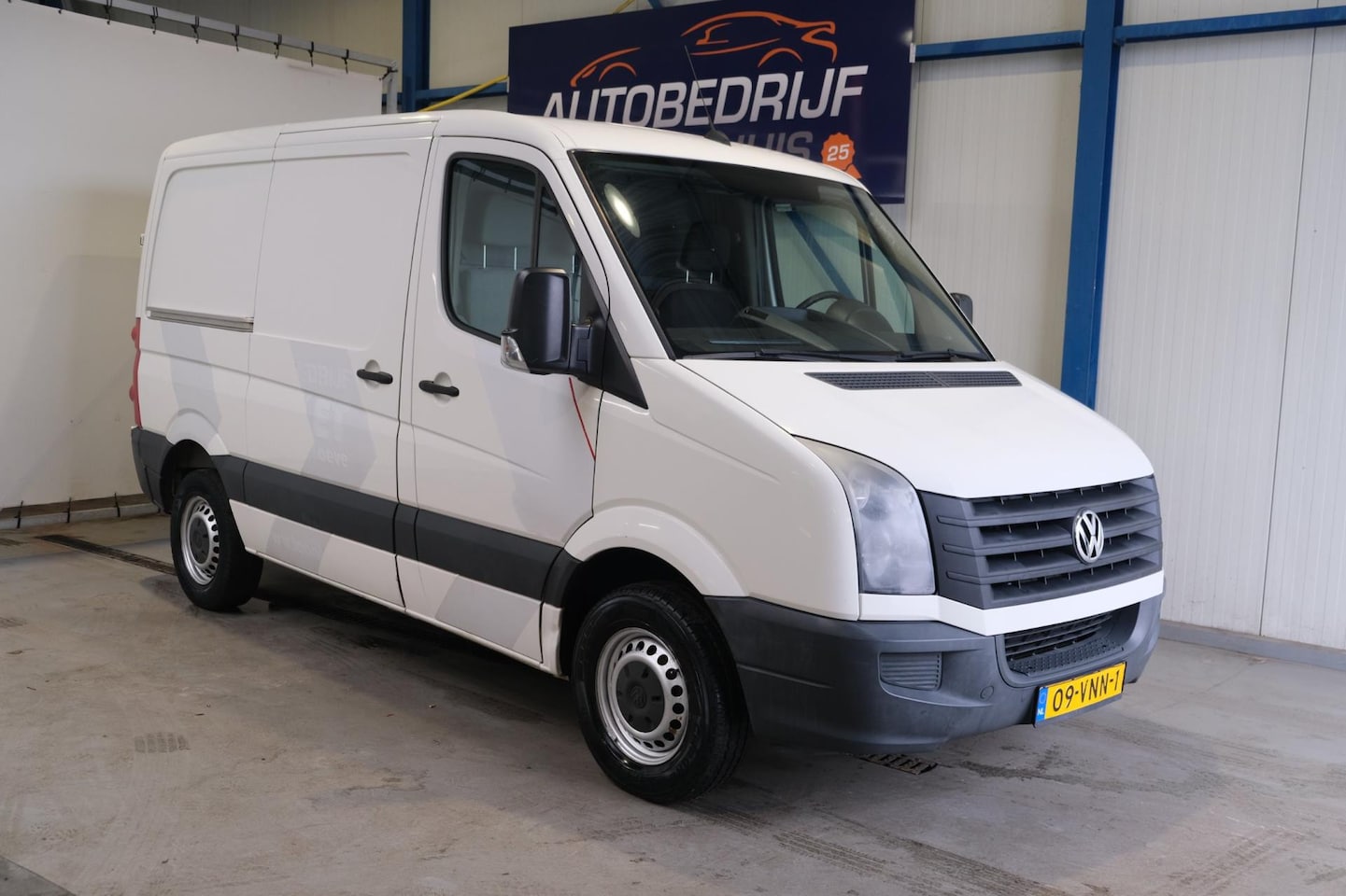 Volkswagen Crafter - 28 2.5 TDI L1H1 - N.A.P. Airco, Trekhaak. - AutoWereld.nl