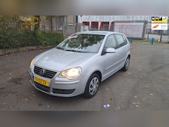 Volkswagen Polo - 1.4-16V Comfortline