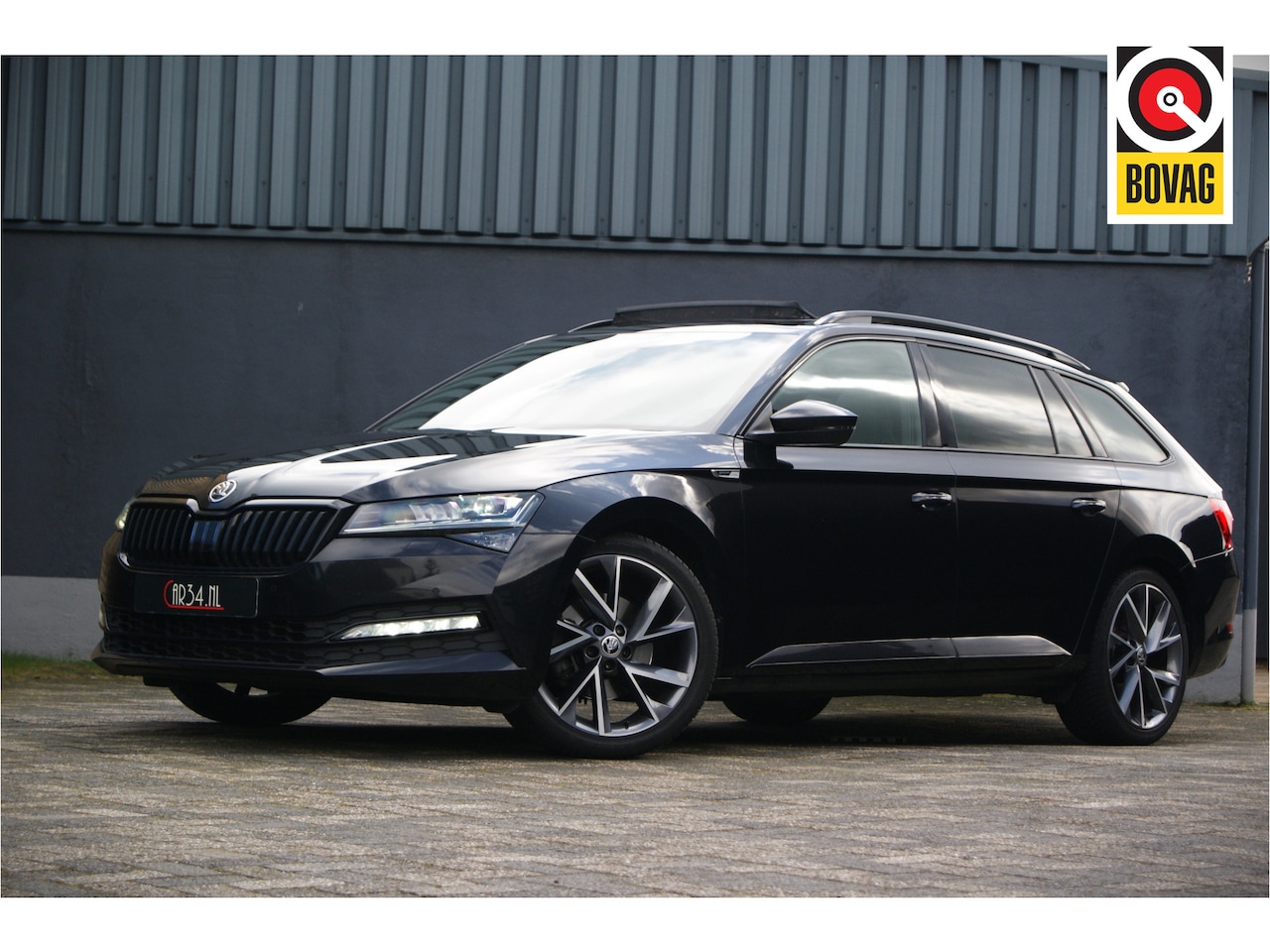 Skoda Superb - Sportline Business 2.0TSI 190PK Panoramadak/Memory/Canton-sound/Carplay DSG7 - AutoWereld.nl