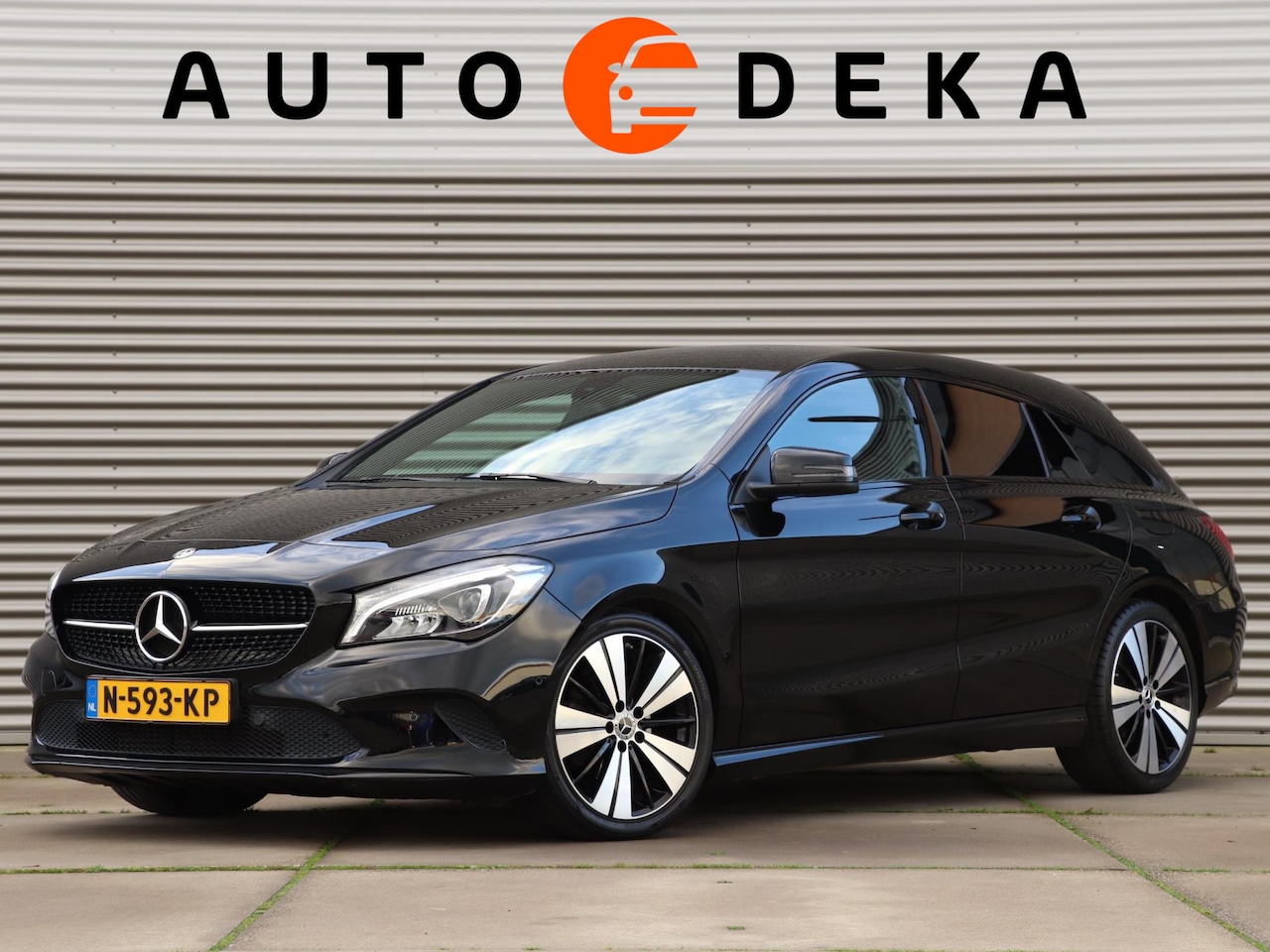 Mercedes-Benz CLA-klasse Shooting Brake - 180 Business Solution Plus Night Edition Automaat *Sportstoelen*Parkeersens.* - AutoWereld.nl