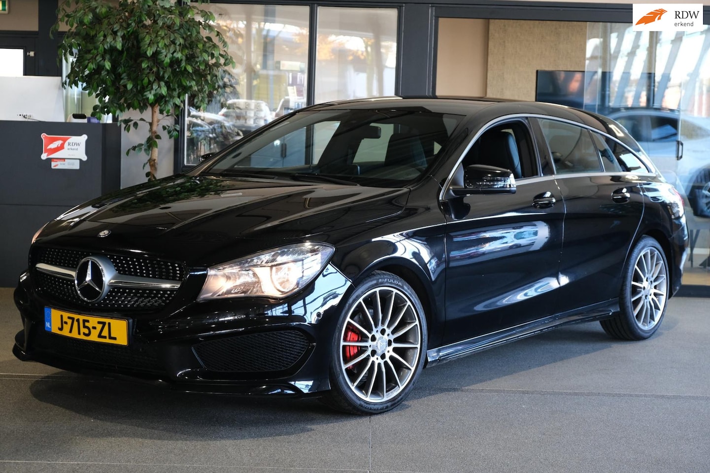 Mercedes-Benz CLA-klasse Shooting Brake - 180 AMG DCT Navi Leder Pdc Cruise Led Full Option - AutoWereld.nl