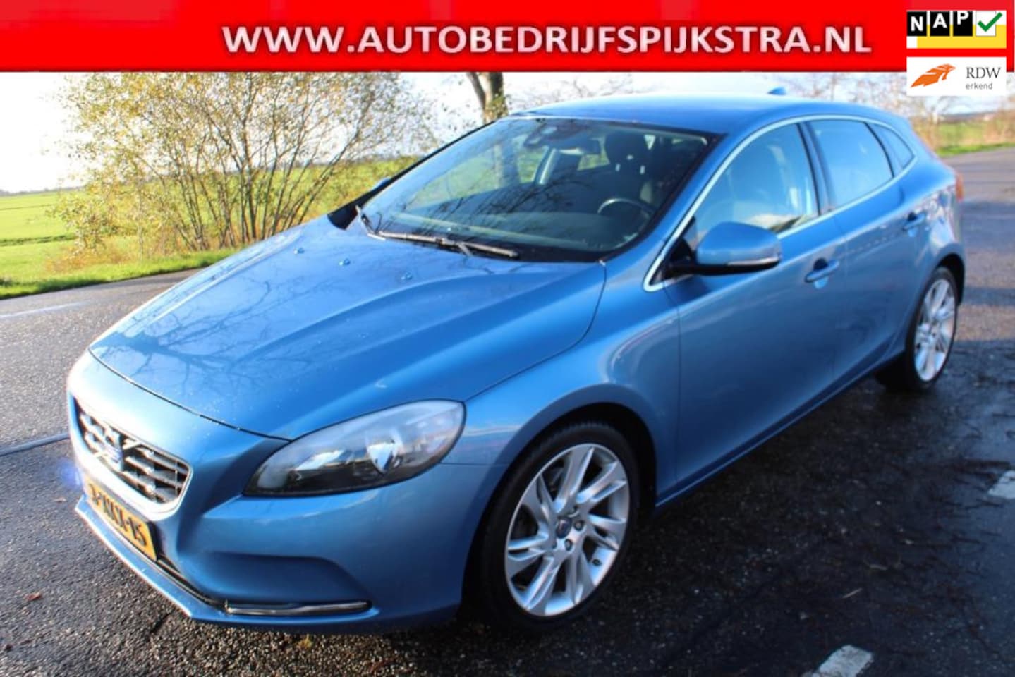 Volvo V40 - 2.0 D4 Momentum Business 2.0 D4 Momentum Business - AutoWereld.nl