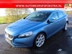 Volvo V40 - 2.0 D4 Momentum Business