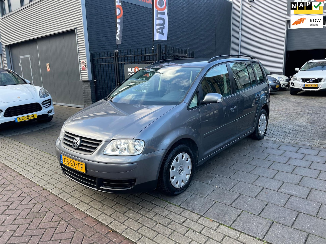 Volkswagen Touran - 1.6-16V FSI Business 3e Eigenaar! Trekhaak Airco NAP APK - AutoWereld.nl